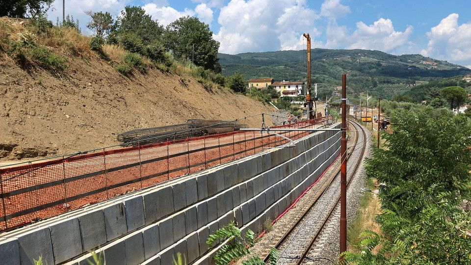Ferrovia Pistoia-Lucca