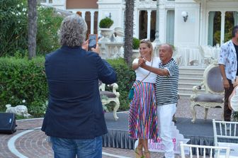 Raoul Casadei balla il liscio con Simona Ventura