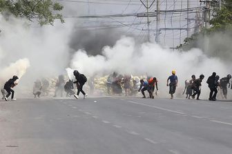 Scontri in Myanmar tra manifestanti e militari