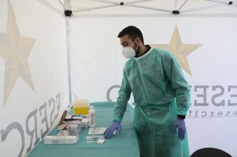 Covid: centro di vaccinazione drive through Milano
