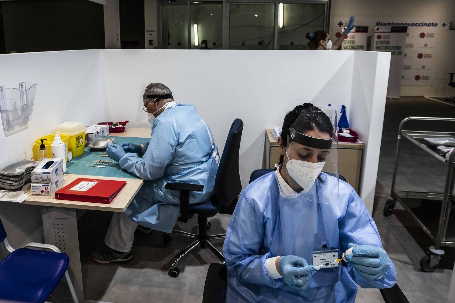 Covid - Laboratori analizza i tamponi