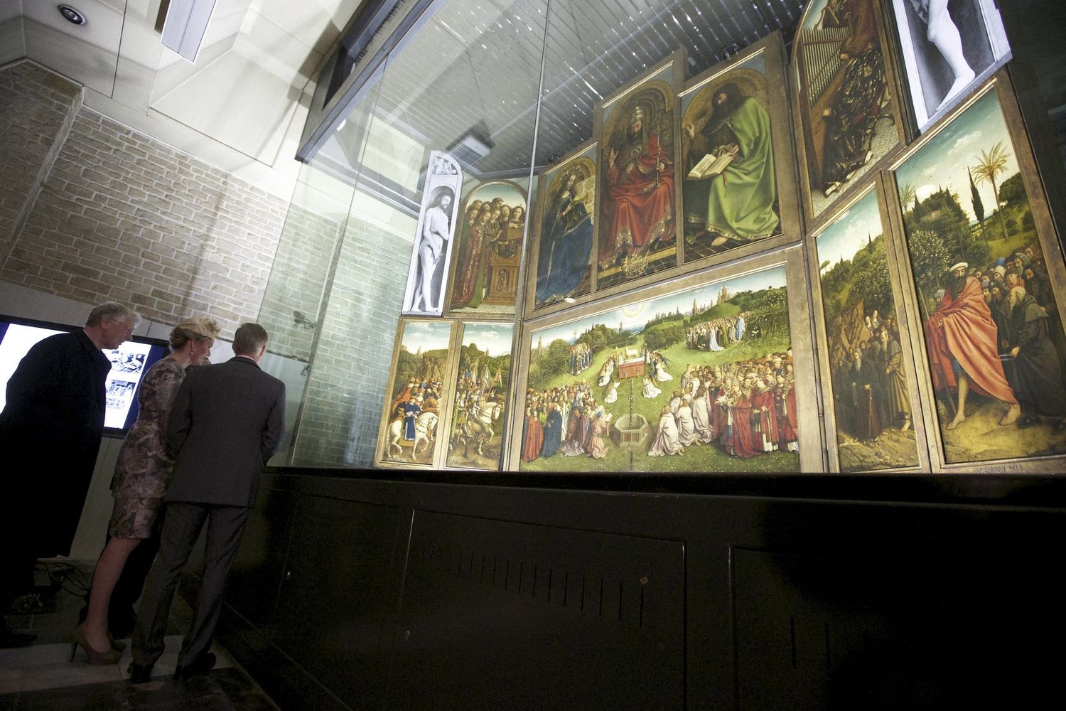 L'Adorazione dell'Agnello Mistico esposta dopo il restauro