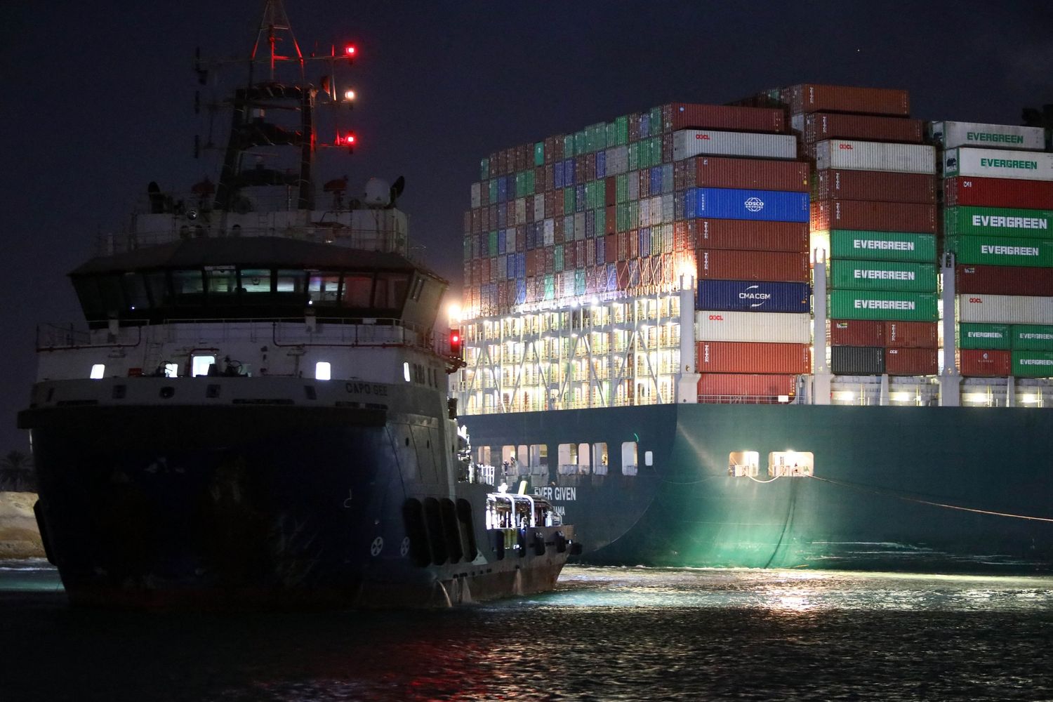 La nave Ever Given bloccata nel Canale di Suez