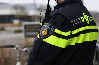 Un poliziotto olandese