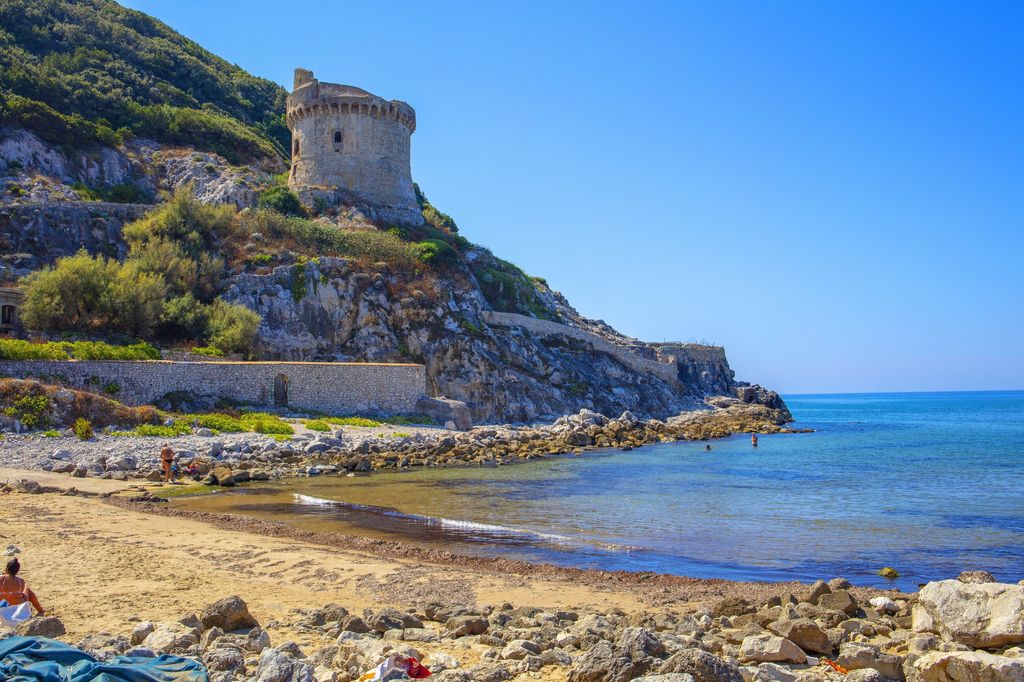 Sabaudia e il monte Circeo