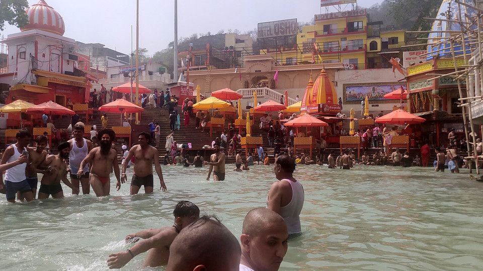 &quot;Kumbh&nbsp;Mela&quot; in India, la grande festa ind&ugrave; sul Gange