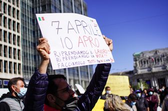 La manifestazione degli ambulanti a Milano