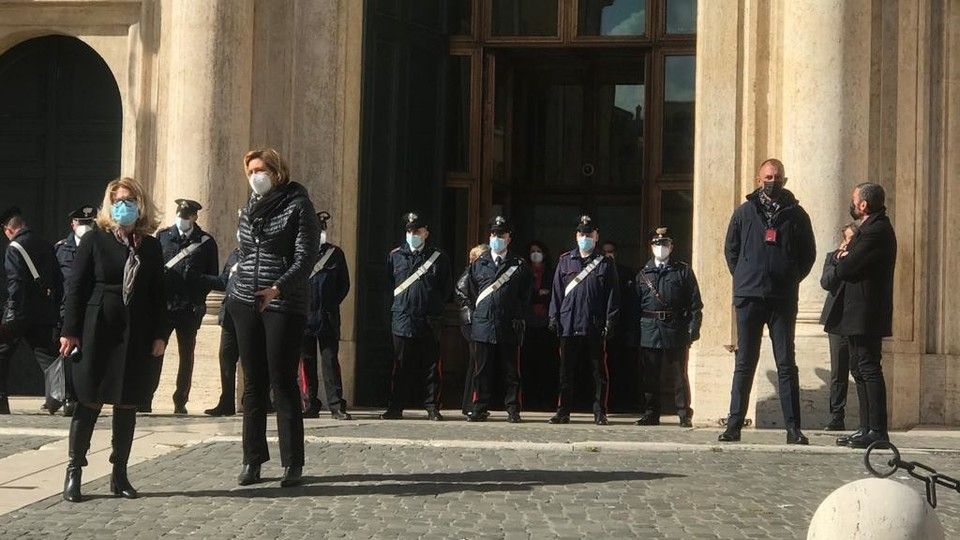 Il cordone di sicurezza davanti Montecitorio