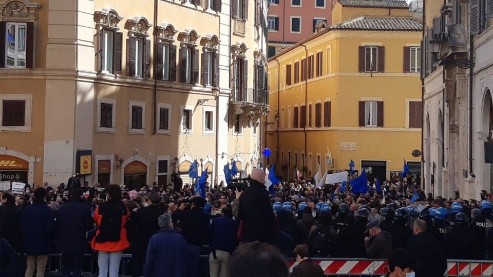 &nbsp;I disordini davanti a Montecitorio