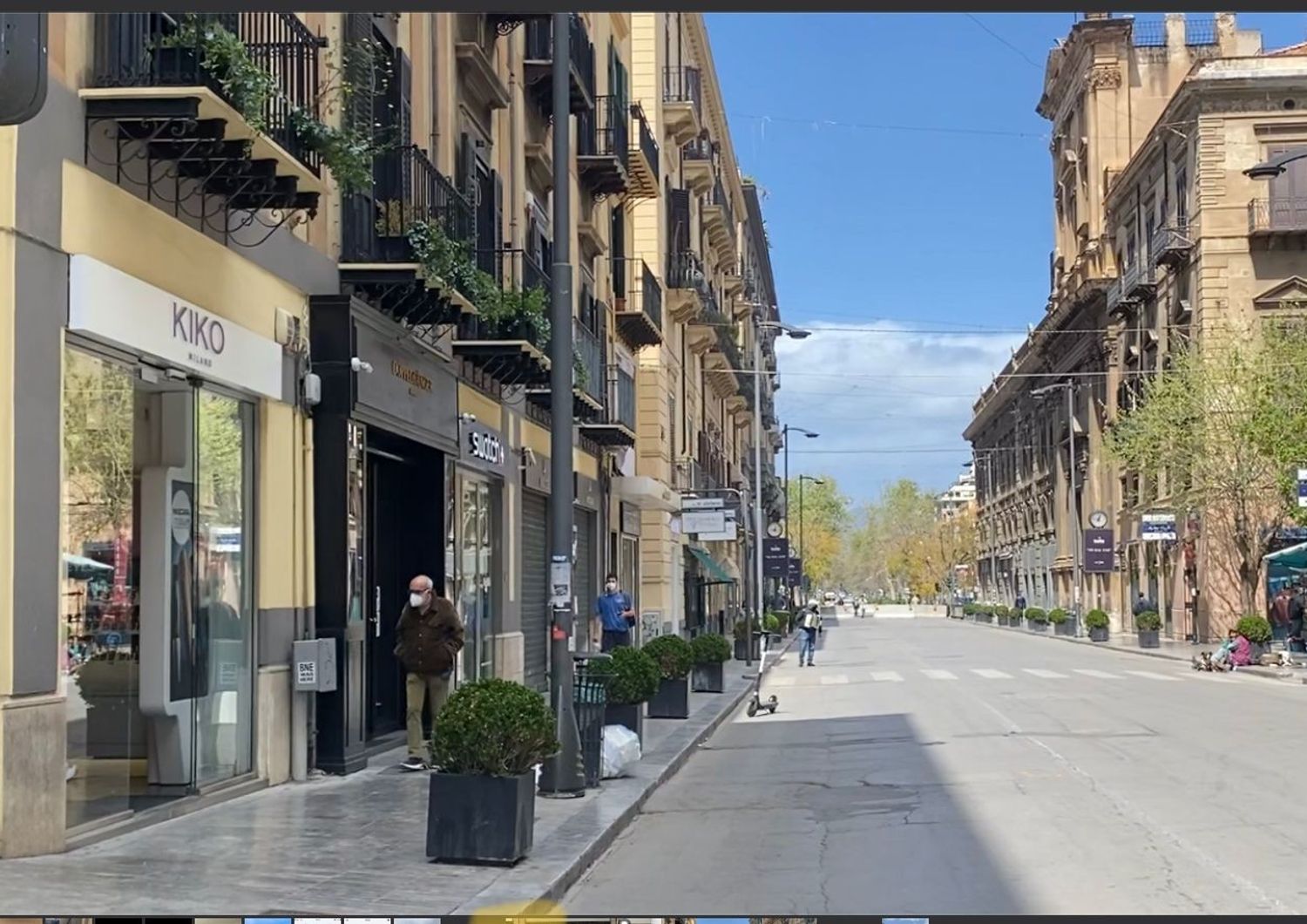 Via Ruggero Settimo, nel centro di Palermo, deserta