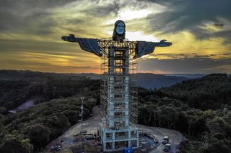 &nbsp;La nuova statua di Cristo&nbsp;in costruzione a Encantado, in Brasile