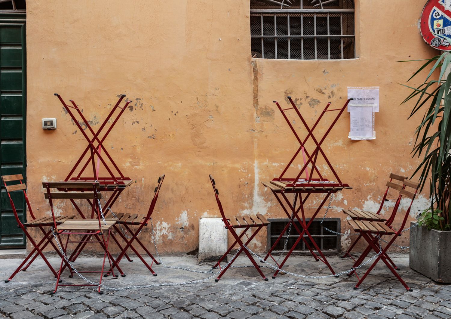 Ristorante chiuso in zona rossa