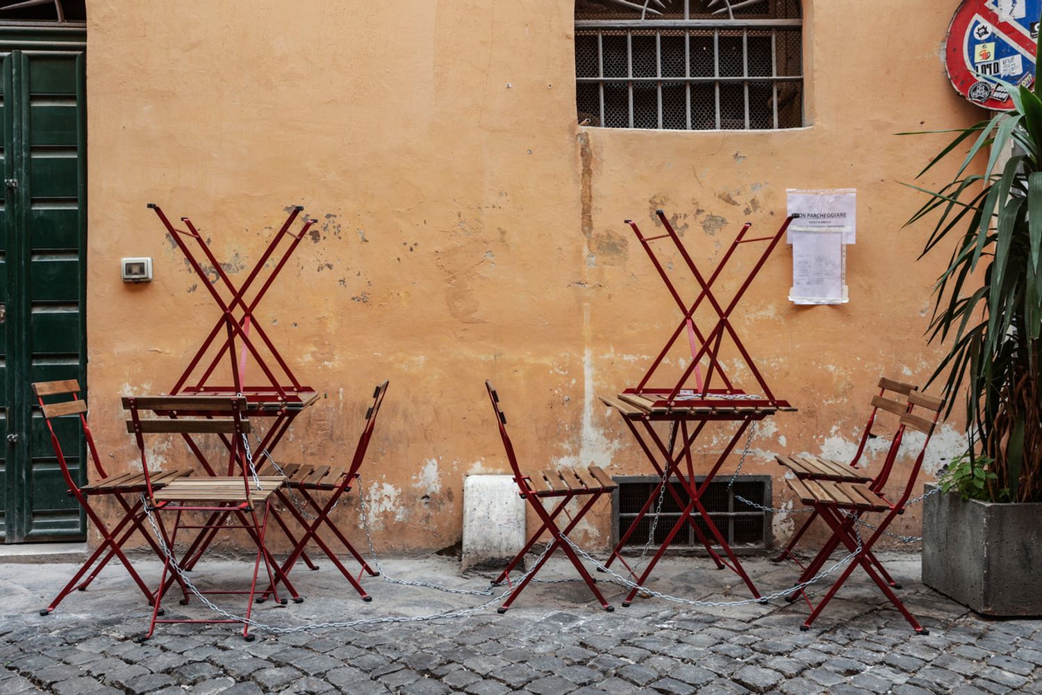 Ristorante chiuso in zona rossa