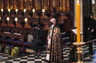 La regina Elisabetta ai funerali del principe Filippo