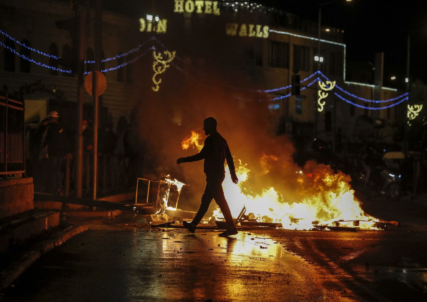 Gerusalemme: un momento degli scontri tra palestinesi e ebrei di estrema destra