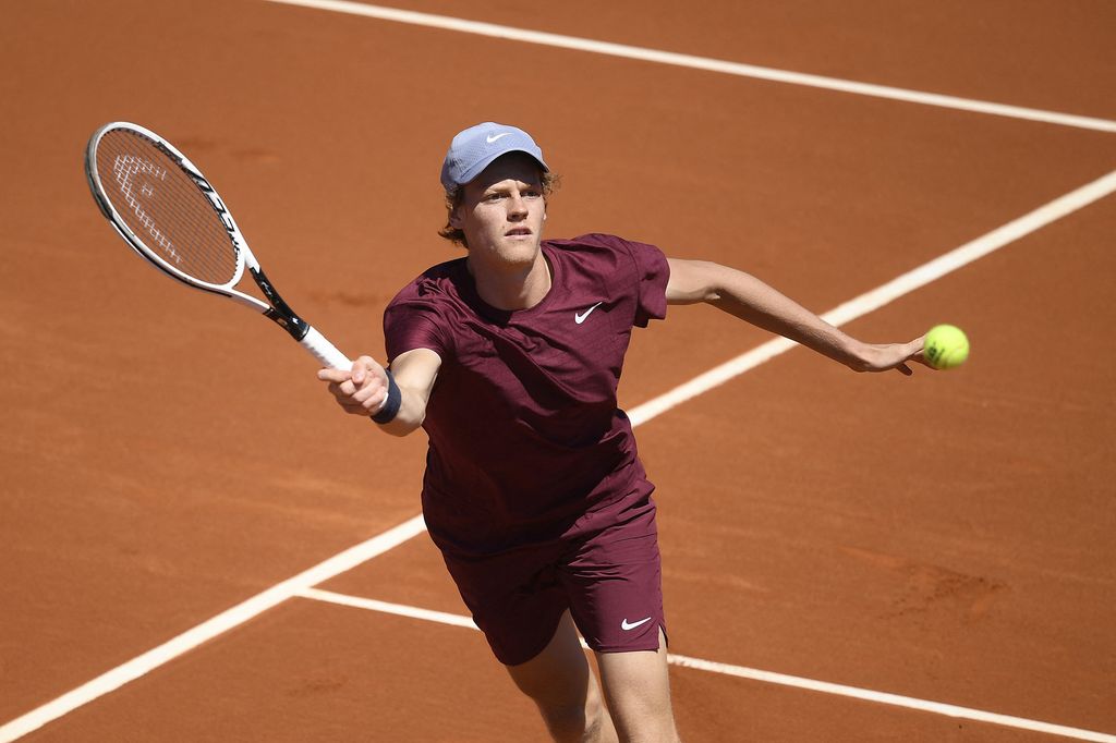 Jannik Sinner sconfitto in tre set da Nadal