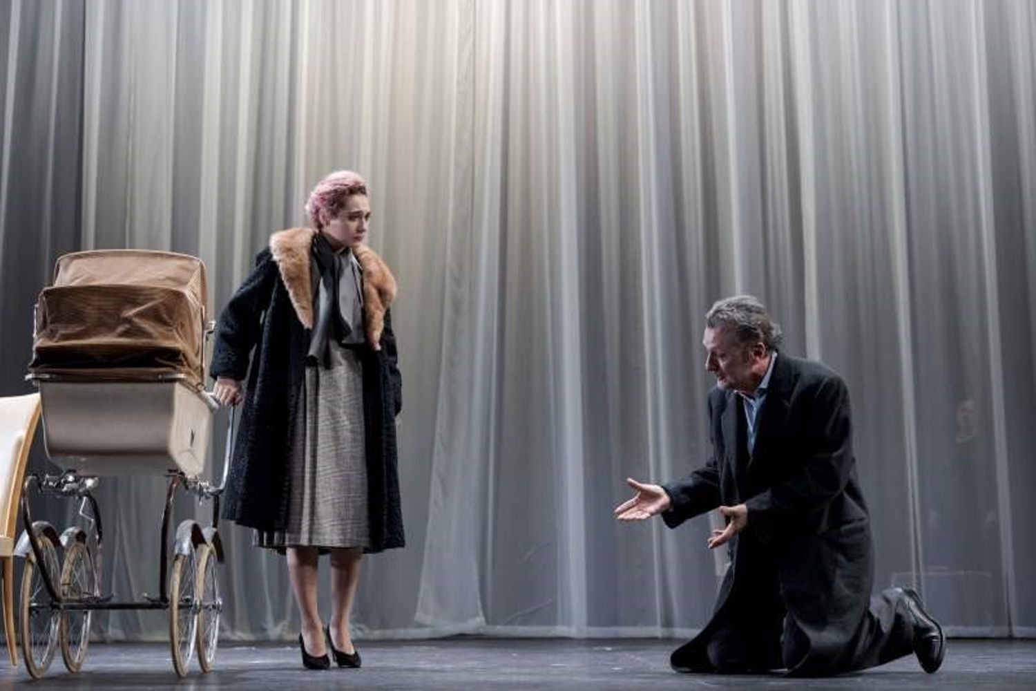 Giordana Faggiano e Valerio Binasco in 'Il piacere dell'onest&agrave;'