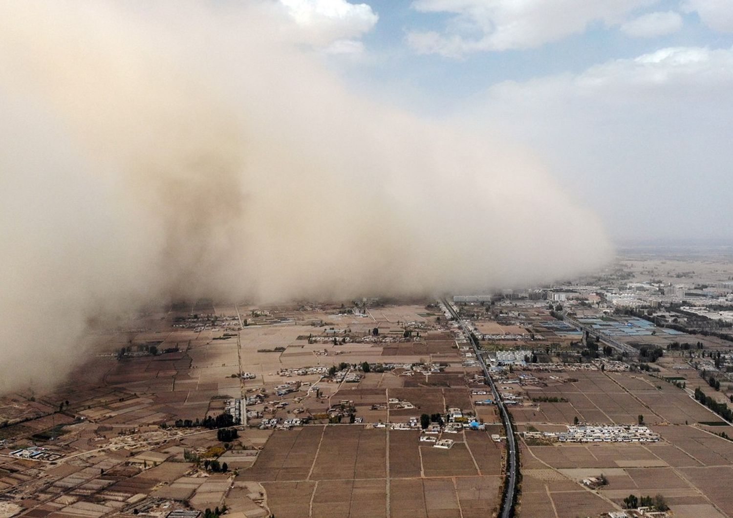 L'area di Zhangye colpita dalla tempesta di sabbia
