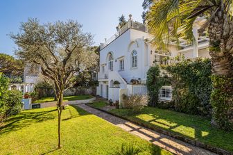 La villa di Christian De Sica a Capri