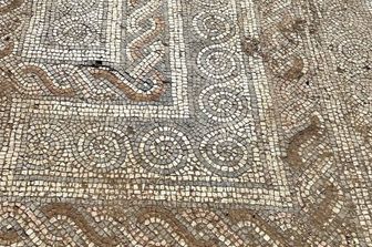 Archeologia mosaici villa romana vigneti Amarone