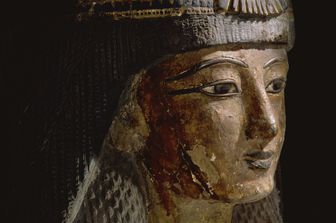 antica mummia egizia incinta