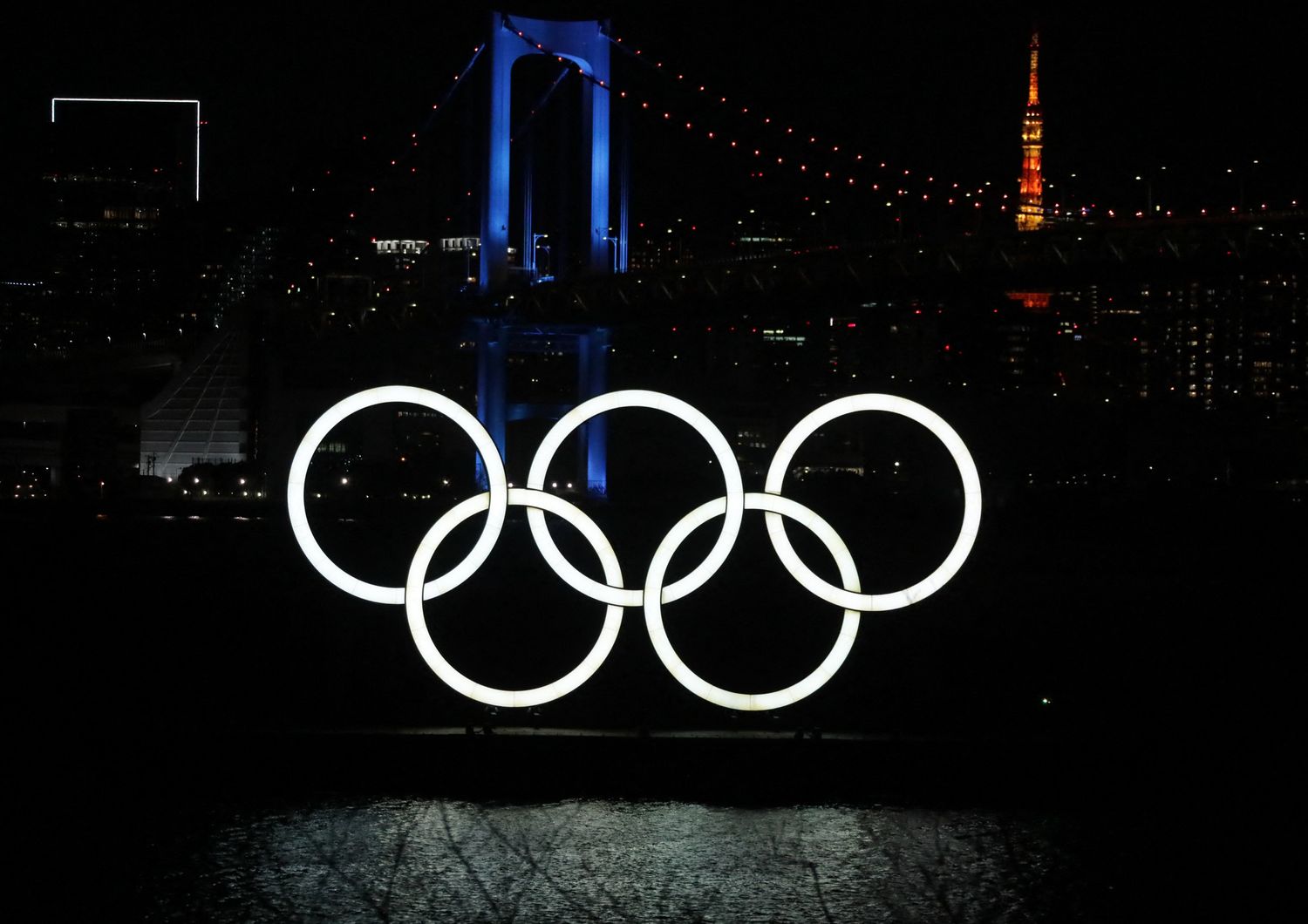 Gli anelli olimpici a Odaiba
