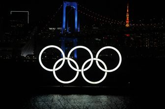 Gli anelli olimpici a Odaiba