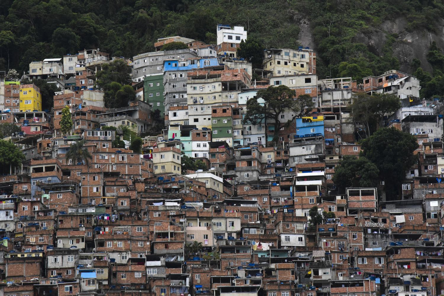Una favela a Rio de Janeiro, Brasile