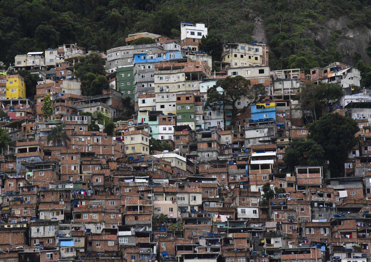 Una favela a Rio de Janeiro, Brasile