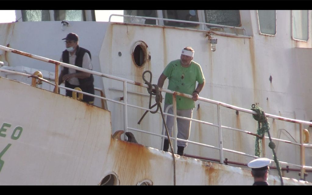 &nbsp;I fori sul del peschereccio 'Aliseo' raggiunto dai un colpi sparati dalla guardia costiera libica