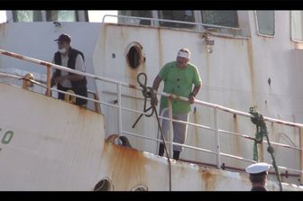 &nbsp;I fori sul del peschereccio 'Aliseo' raggiunto dai un colpi sparati dalla guardia costiera libica
