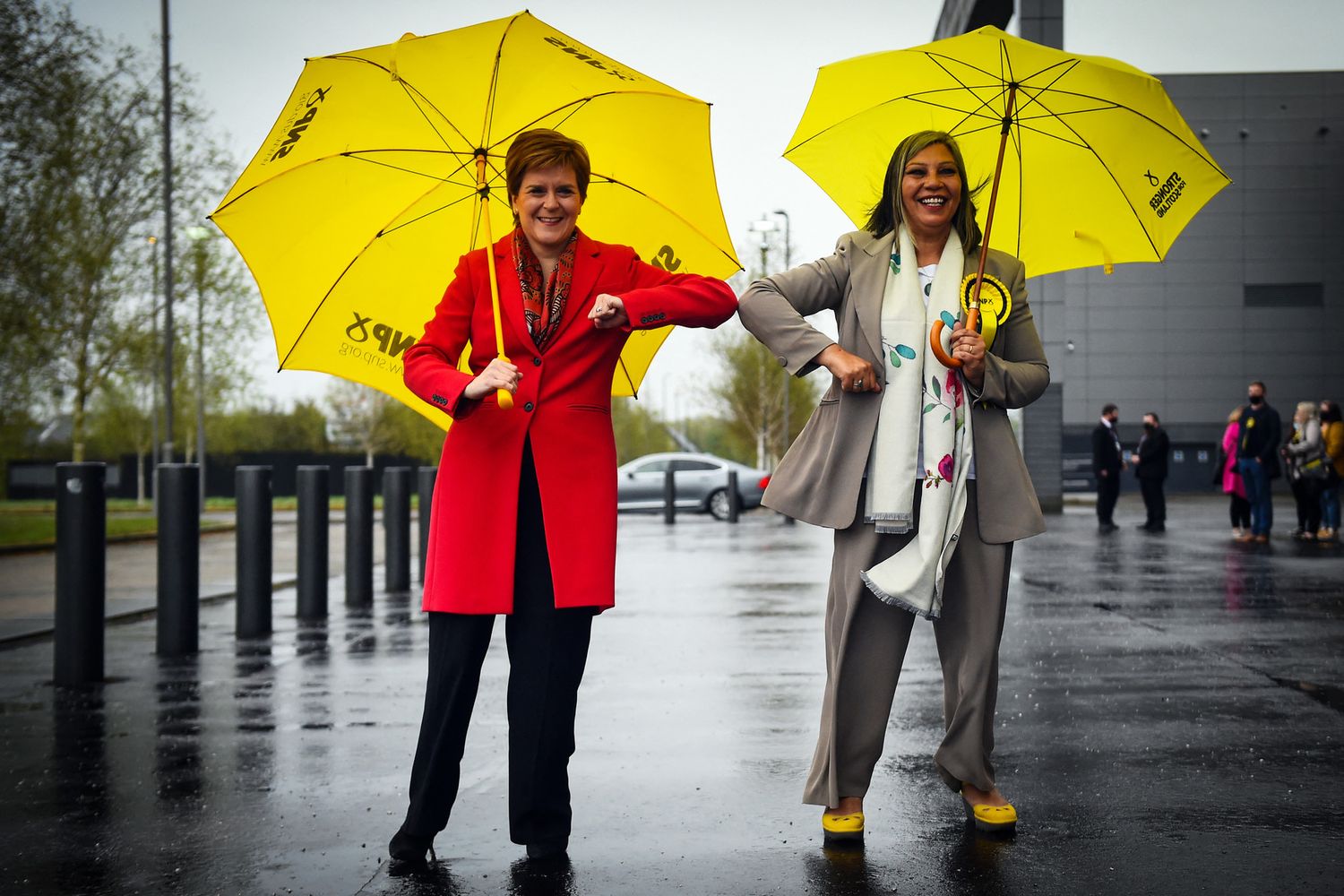 Kaukab&nbsp;Stewart e&nbsp;Nicola&nbsp;Sturgeon (Scottish National Party)