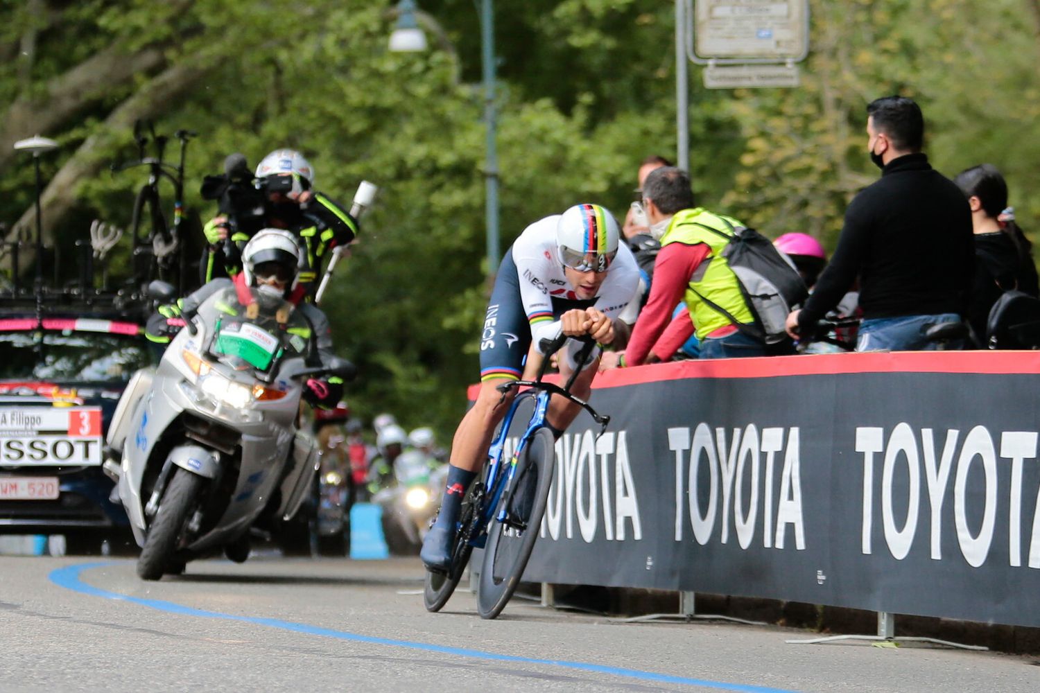 &nbsp;Giro d'Italia 2021. Ganna vince la crono (8 maggio 2021)