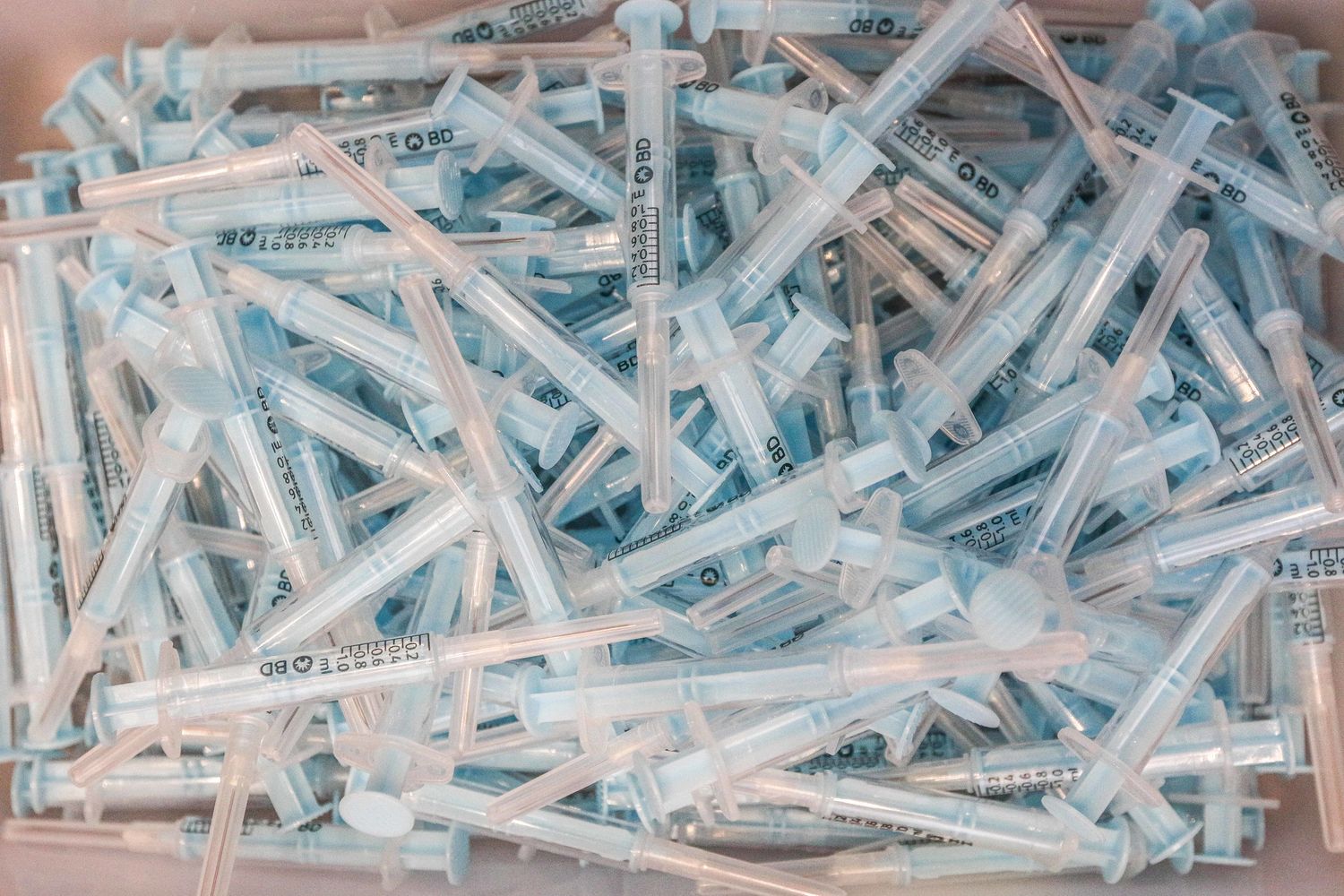 Siringhe usate per il vaccino anti-covid