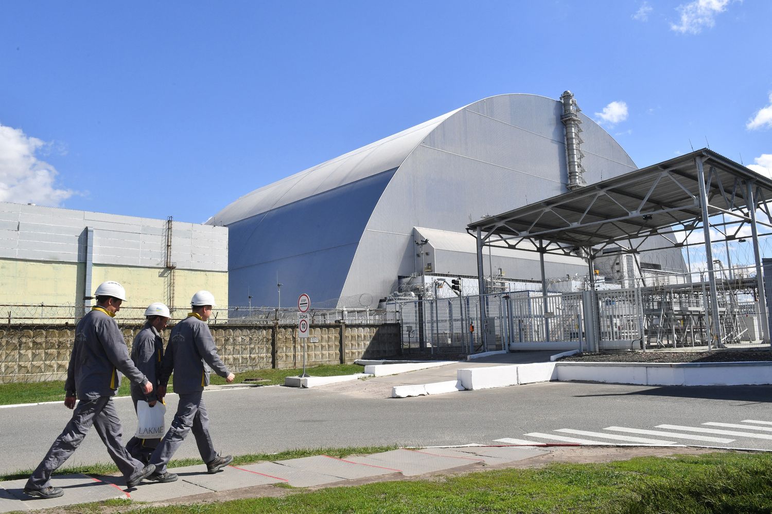 Il sarcofago che copre il reattore numero 4 di Chernobyl