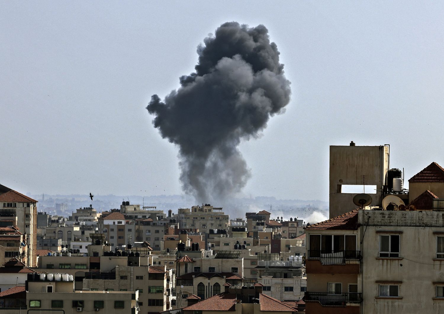 Scontri a Gaza, razzi colpiscono striscia