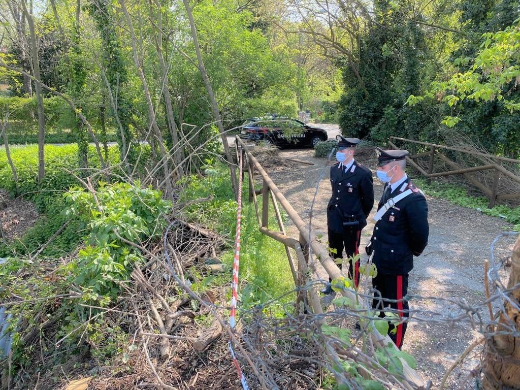 I carabinieri di Bologna visitano i luoghi del rinvenimento di ossa umane, poi attribuite a Carabell&ograve;