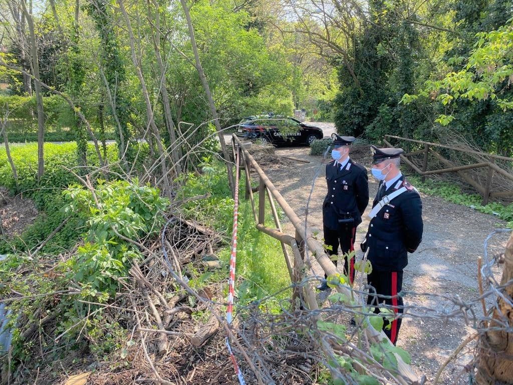 I carabinieri di Bologna visitano i luoghi del rinvenimento di ossa umane, poi attribuite a Carabell&ograve;