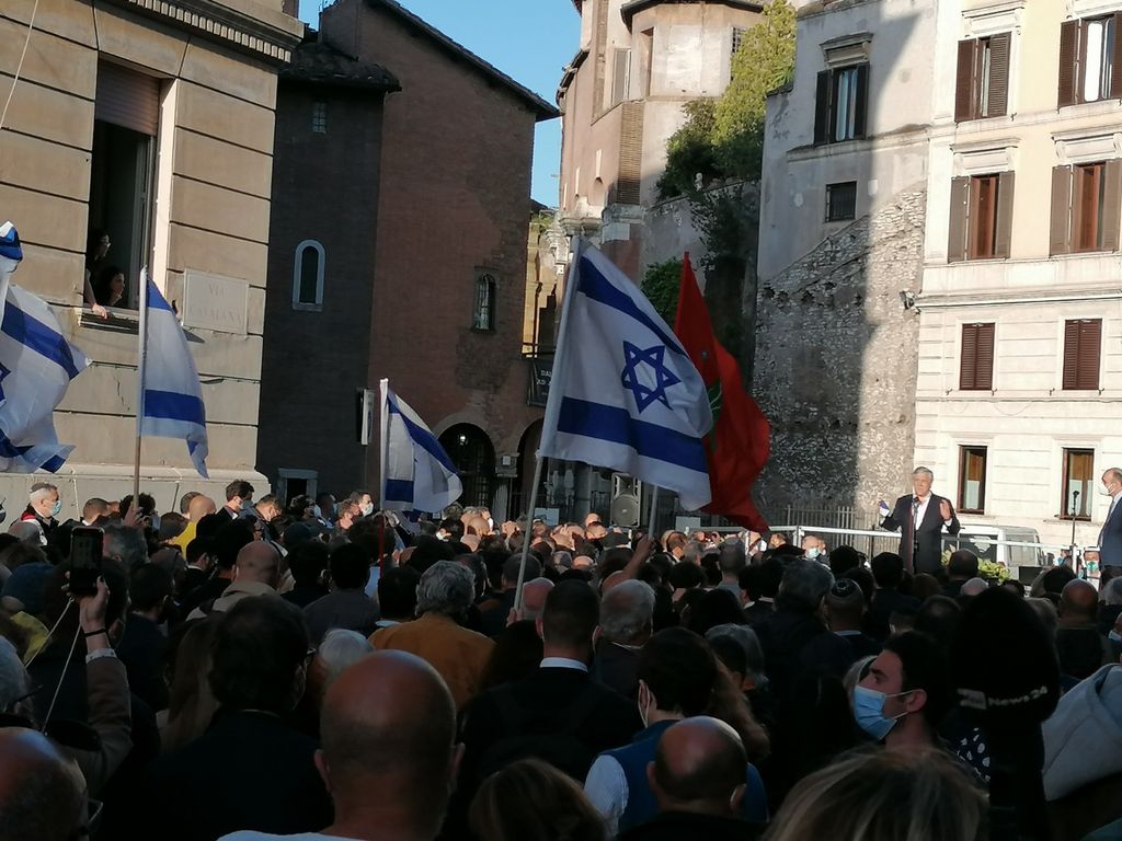 La manifestazione a Portico d'Ottavia, Roma