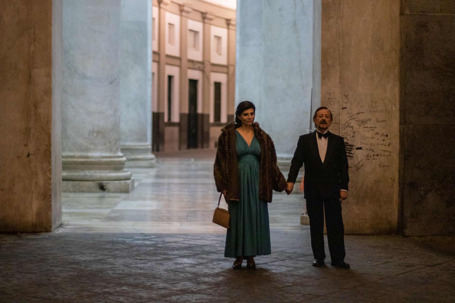 &nbsp;Leo Gullotta e Giovanna Rei sul set di piazza Plebiscito a Napoli