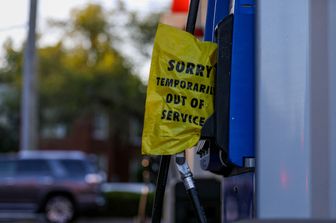 Una pompa di benzina nello Stato di Washington rimasta senza carburante dopo l'attacco a Colonial Pipeline