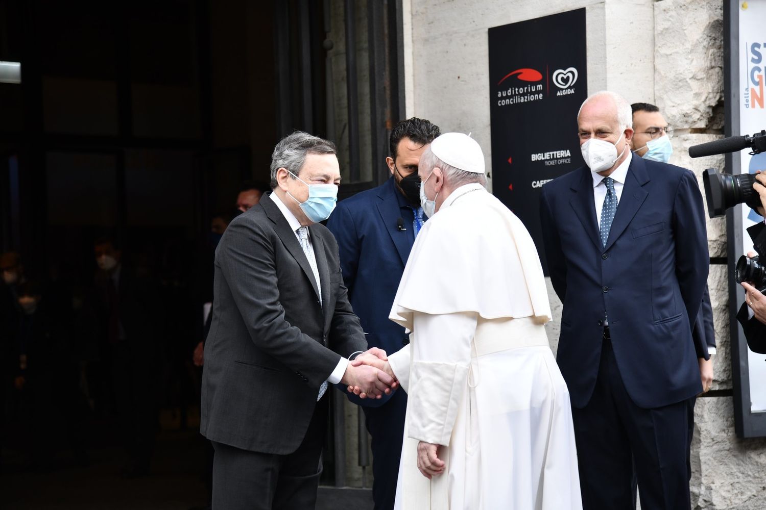 Il premier Mario Draghi accoglie Papa Francesco agli Stati generali della Natalit&agrave;&nbsp;