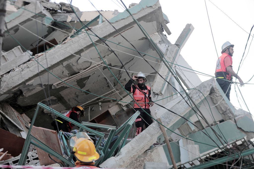 Le macerie della torre di Jala a Gaza