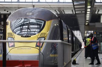 Un treno Eurostar nella stazione di St. Pancras a Londra