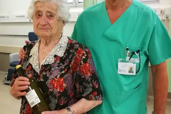 &nbsp;Nonna Giulia con il professor Fausto Castriota corodinatore dell'unit&agrave;&nbsp; operativa di emodinamica e cardiologia intensivistica presso Maria Cecilia Hospital