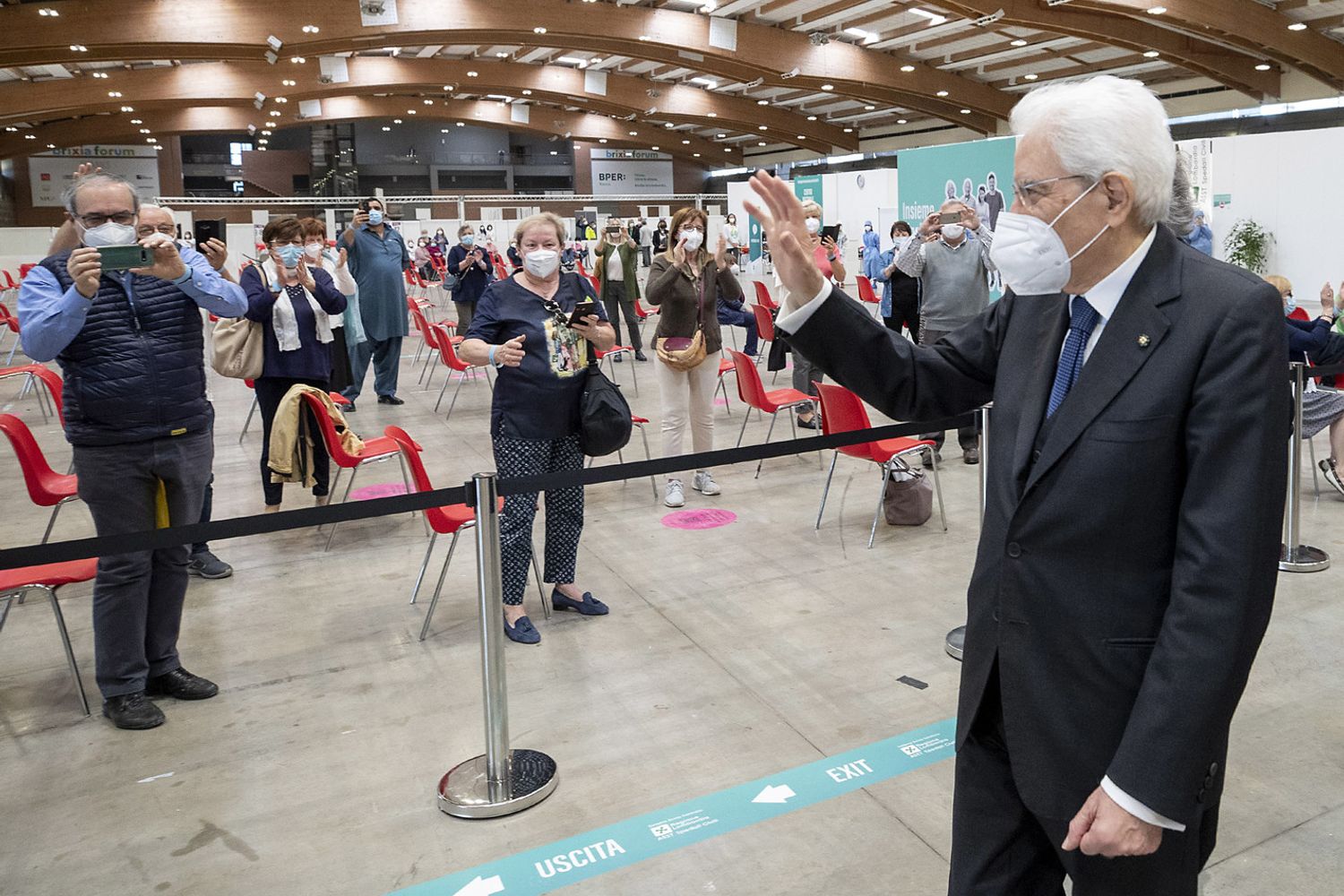 Il Presidente della Repubblica Sergio Mattarella visita il Centro vaccinale Fiera di Brescia&nbsp;