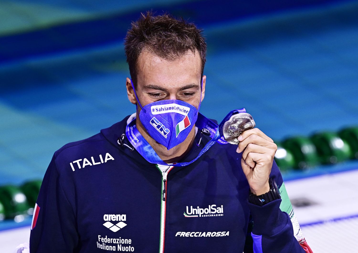 Greg Paltrinieri con l'argento conquistato a Budapest