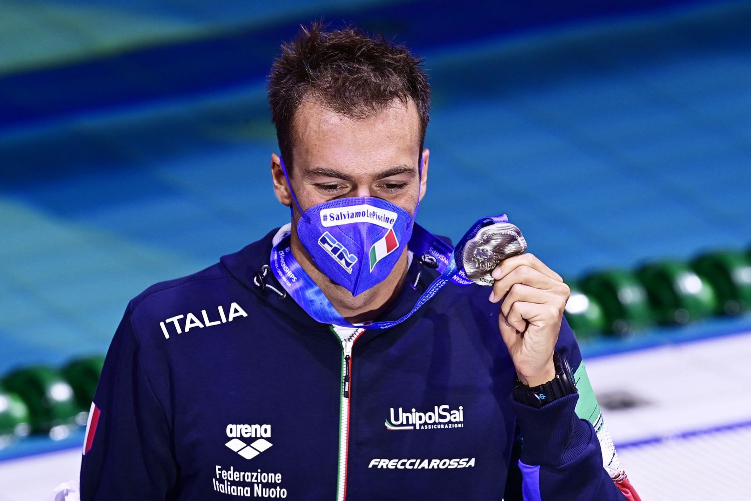 Greg Paltrinieri con l'argento conquistato a Budapest