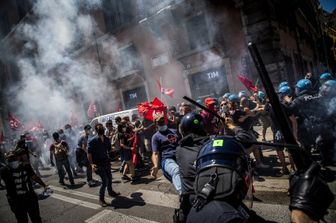 I tafferugli nel corso della manifestazione dei Cobas a Roma