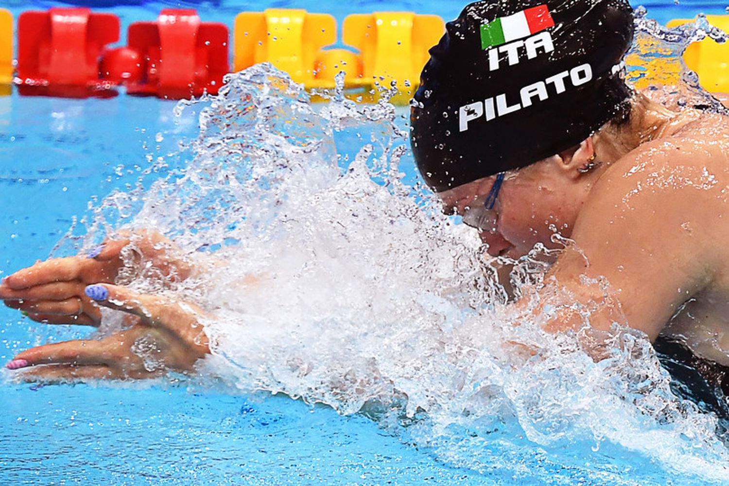 Francesca Pilato nuota verso il record mondiale dei 50 rana agli Europei di Budapest